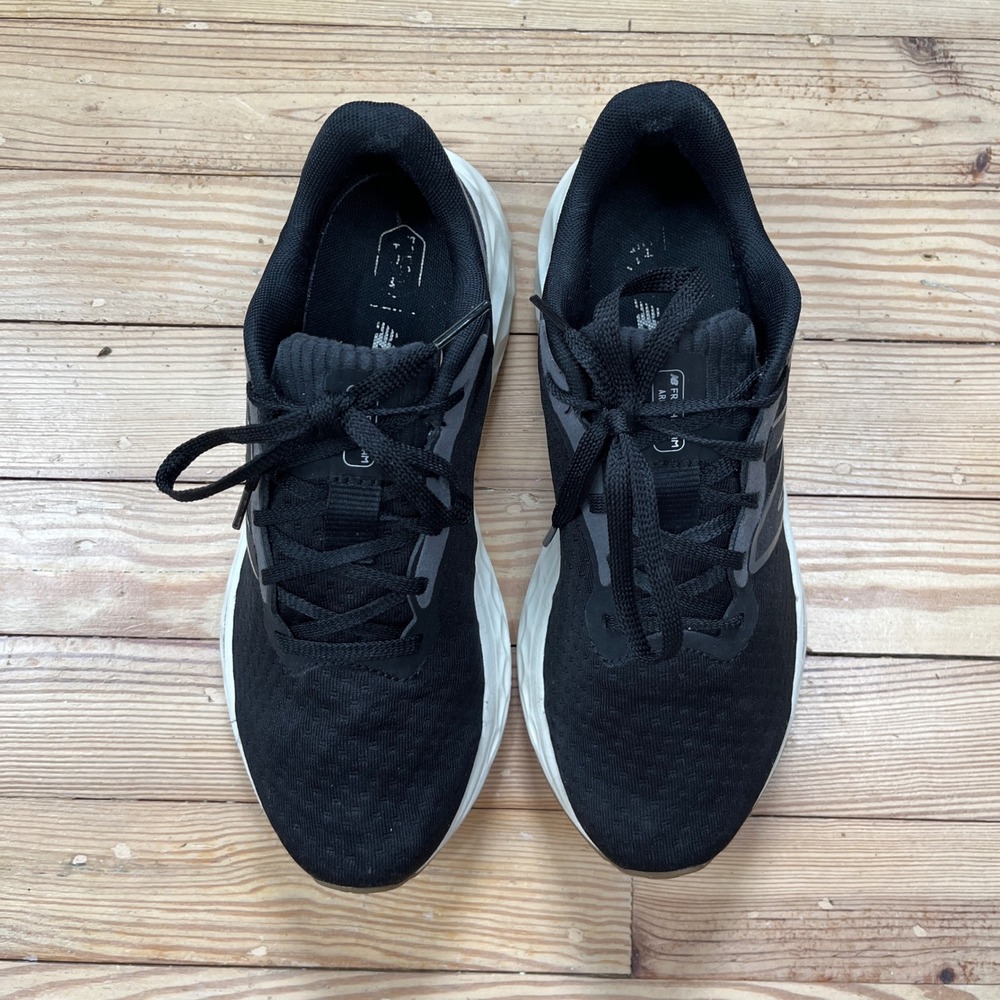 New Balance Fresh Foam Arishi v4 Black White Gum Running Shoes WARISEK4 Womens 8 - Picture 4 of 9